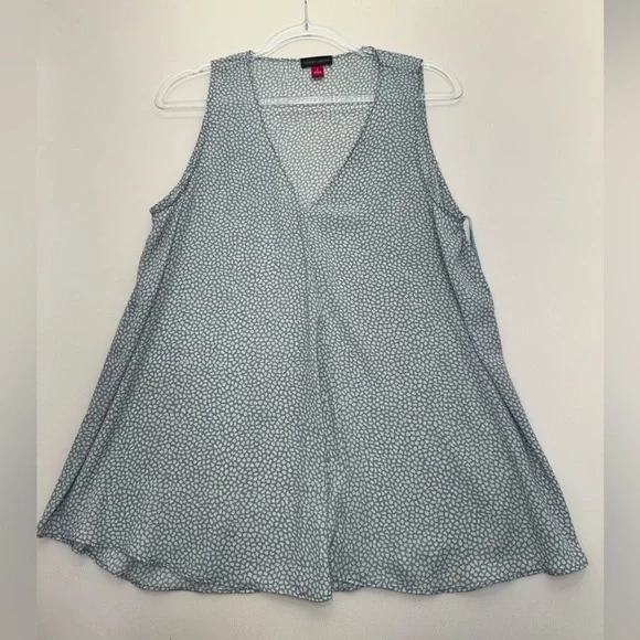 Vince Camuto Women's sleeveless V-neck swing Tank Top, Size M - Picture 1 of 5